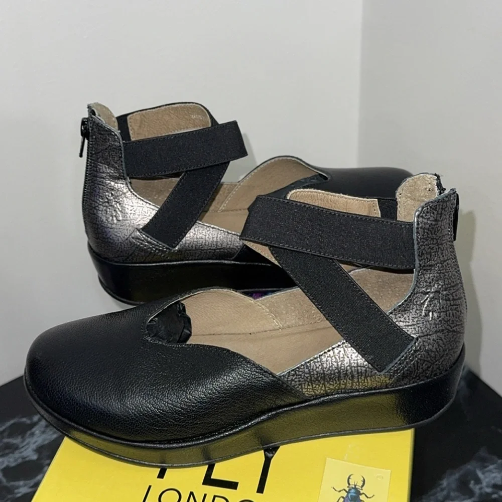 Fly London Women's Black and Metallic Closed Toe Leather Shoes Size 6 AUTHENTIC - Picture 4 of 7